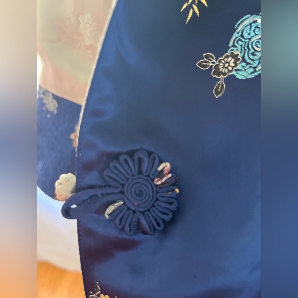 Vintage 100% Chinese Dressing Coat / Chinese Robe / Silk Robe - Picture 7 of 9